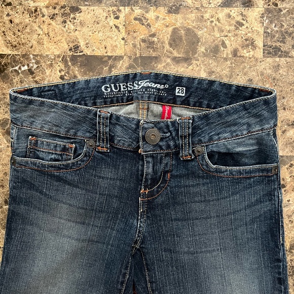 🧡Guess Women’s Daredevil Boot Cut Low-Rise Medium Wash Jeans Size 28🧡 - Picture 6 of 7